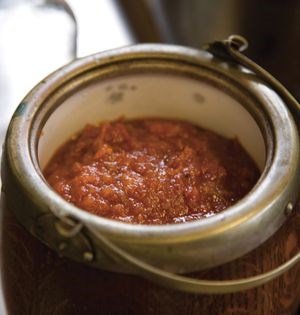 Spicy tomato relish