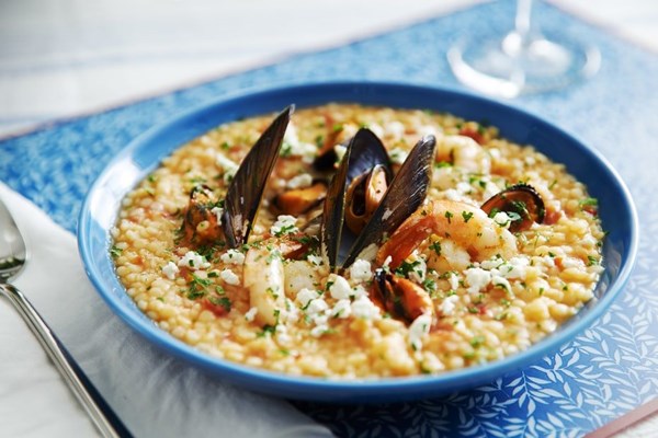 Spicy trahana soup with fresh seafood (Pikantiki trahanosoupa me thalassina)
