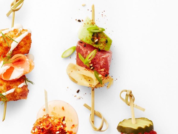 Spicy tuna skewers