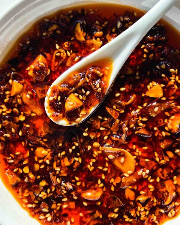 Spicy umami crisp (うまみ食べるラー油)
