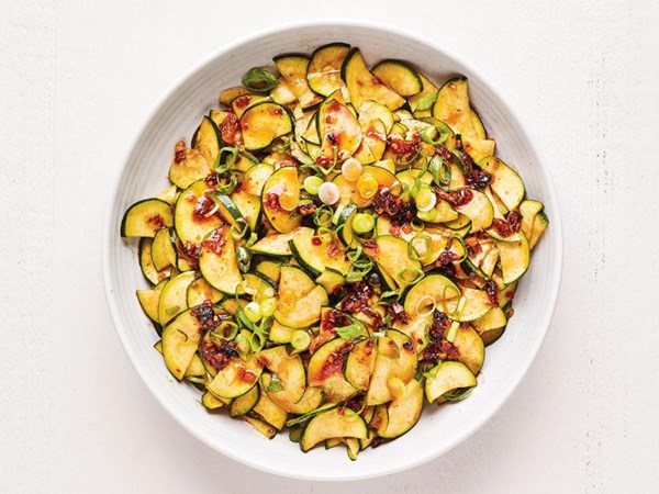 Spicy zucchini salad with chili crisp 