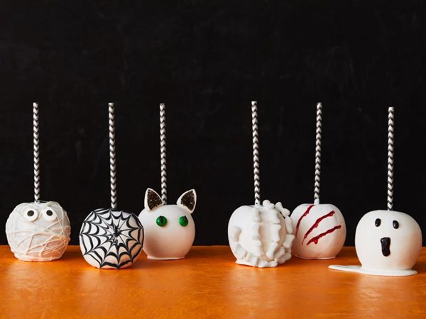 Spiderweb candy apples