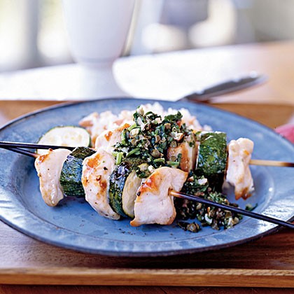 Spiedini of chicken and zucchini with almond salsa verde