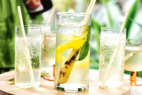 Spiked summer lemonade with burnt lemongrass