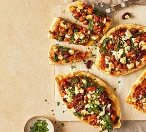 Spinach & chilli bean flatbread