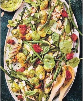 Spinach & herb dressed grilled chicken salad