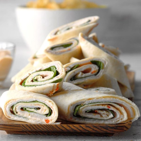 Spinach & turkey pinwheels
