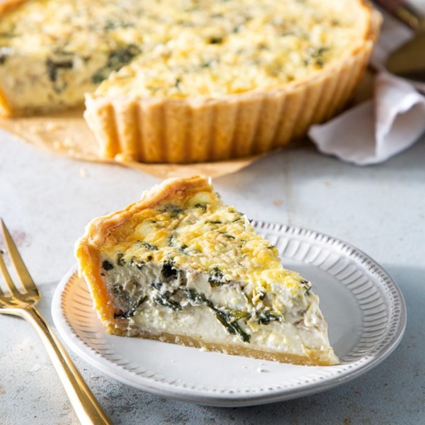 Spinach and artichoke quiche