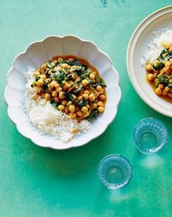 Spinach and chickpea curry
