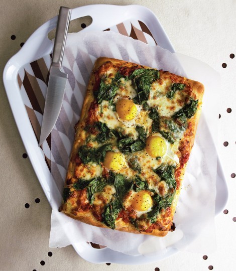 Spinach and egg pizza
