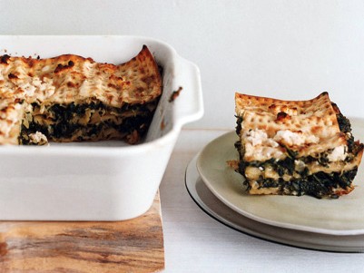Spinach and matzoh pie