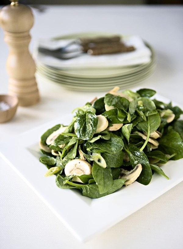 Spinach and mushroom salad