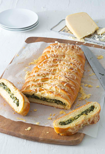 Spinach and onion braided loaf [spinach and onion filling]