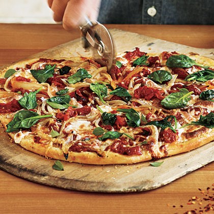 Spinach and onion pizza