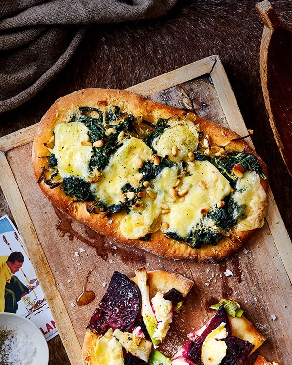 Spinach and pine nut pinsa Romama