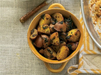 Spinach and potatoes (Palak aloo)