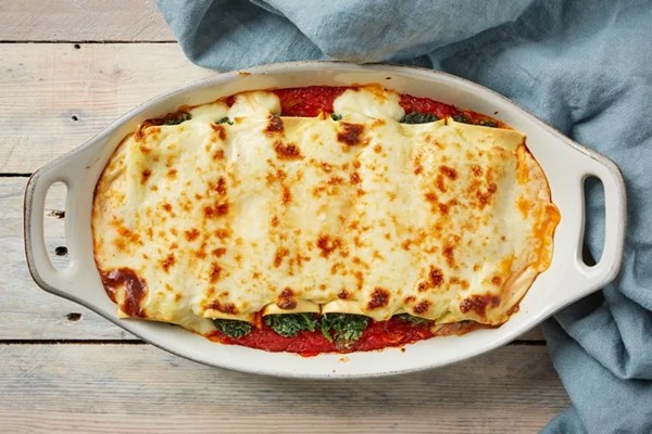 Spinach and ricotta cannelloni (Cannelloni ricotta e spinaci)