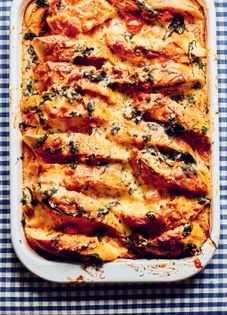 Spinach and tomato strata
