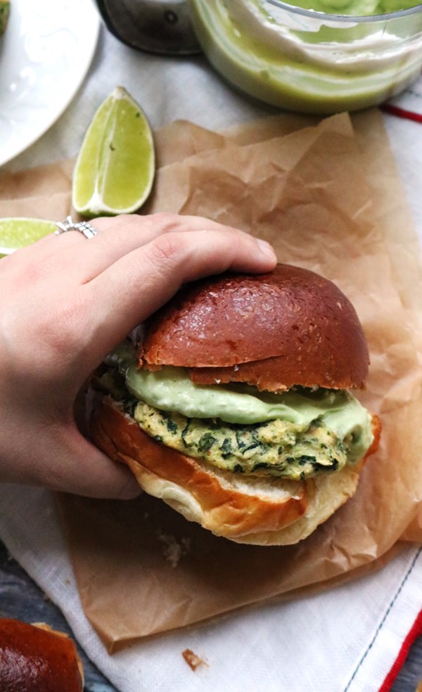 Spinach and white bean veggie burgers with Greek yogurt avocado crema