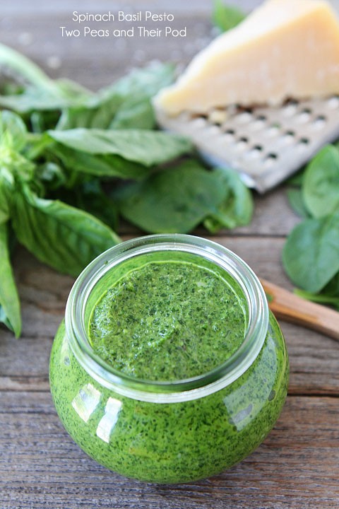 Spinach basil pesto {nut-free}