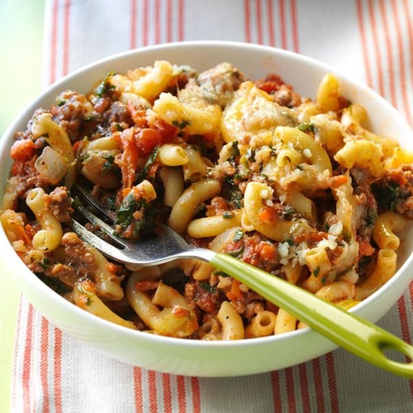 Spinach beef macaroni bake