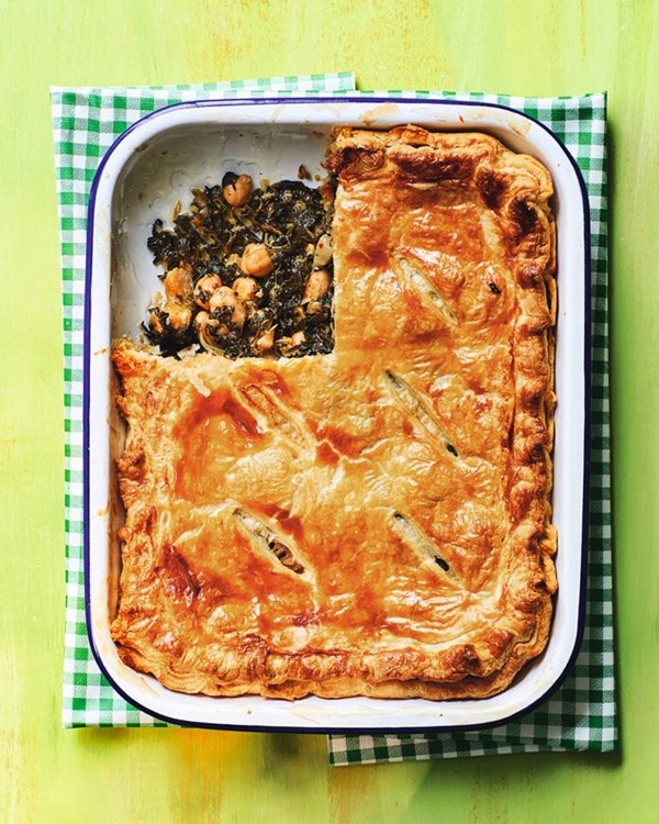 Spinach, chard and chickpea tray puff pie 