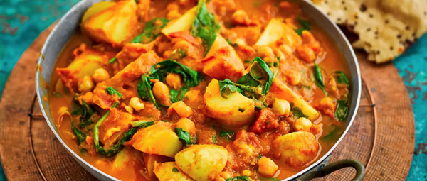Spinach, chickpea and potato curry