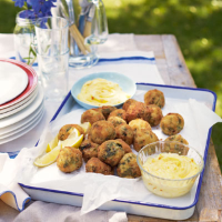 Spinach croquettes with saffron mayonnaise 
