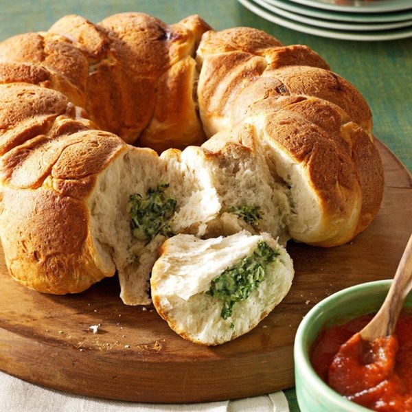Spinach dip pull-aparts