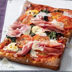 Spinach, ham and mascarpone pizza
