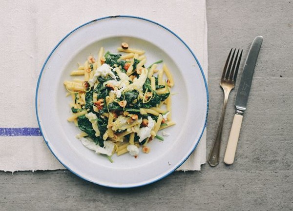 Spinach, lemon and garlic penne rigate with torn burrata