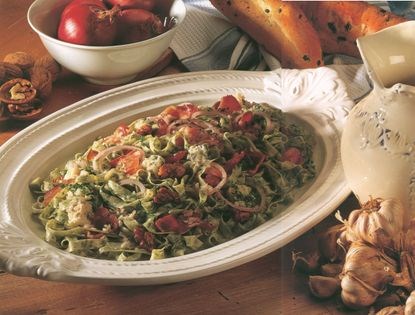 Spinach pasta salad