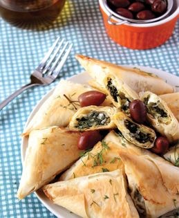 Spinach pie triangles (Spanakopitakia)