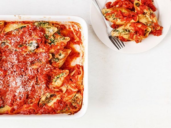 Spinach-ricotta stuffed shells