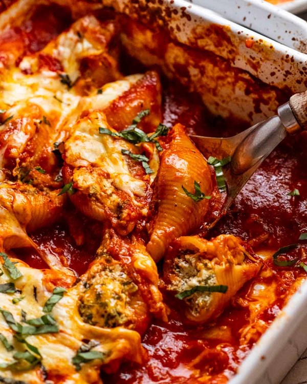 Spinach ricotta stuffed shells