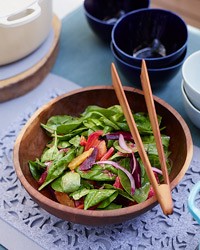 Spinach salad with citrus and roasted beets
