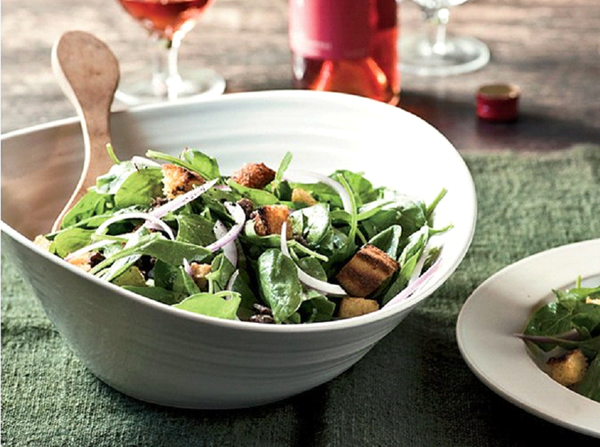 Spinach salad with corn bread croutons