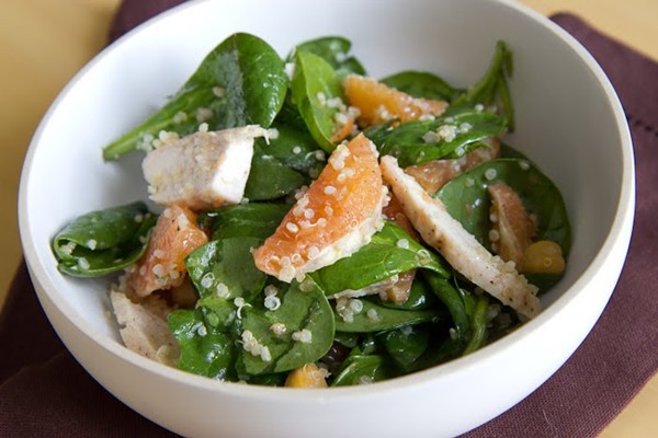 Spinach salad with roasted chicken and oranges