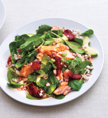 Spinach salad with salmon, barley, and oranges