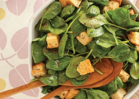 Spinach salad with sun-dried tomato vinaigrette