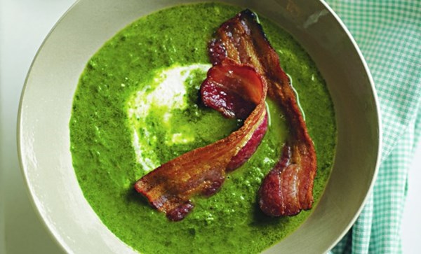 Spinach soup with ricotta