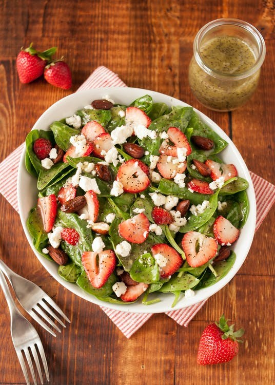 Spinach strawberry salad with poppy seed dressing