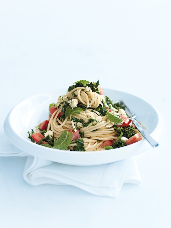 Spinach, tomato and feta pasta
