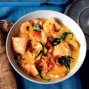 Spinach, tomato, prawn and salmon curry