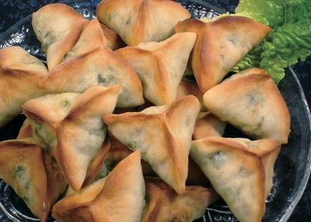 Spinach triangles (Fatayer bi sabanekh)