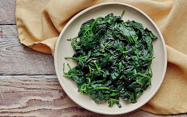 Spinach with lemon (Spinaci al limone)