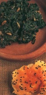 Spinach with yogurt and pine nuts (Anadolu ispanak exmesi)