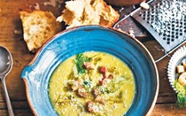 Split pea soup with lettuce (Zuppa di piselli secchi con lattuga)
