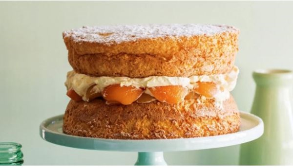 Sponge cake with vanilla-poached apricots and mascarpone cream