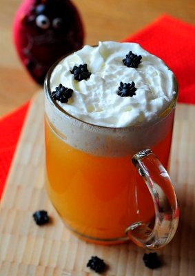 Spooky spider cider